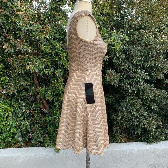 NWT Bebe Brown Gold Sequence Fit and Flare Short Formal Party Dress Medium - Picture 2 of 9